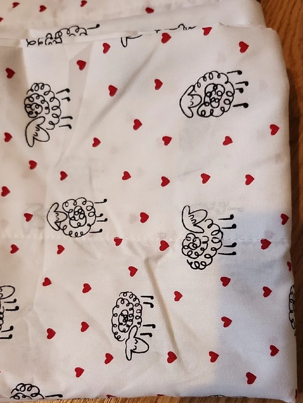 Serta White Sheep & Red Heart Pillowcases